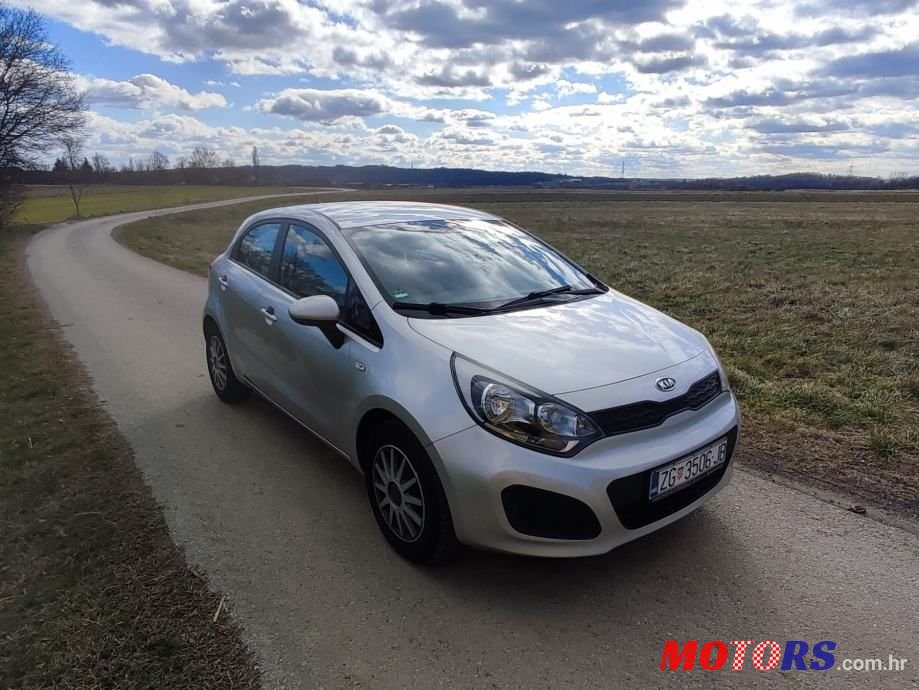2012' Kia Rio photo #3