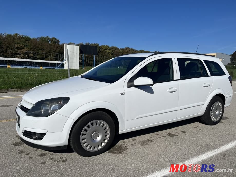 2005' Opel Astra Karavan photo #1