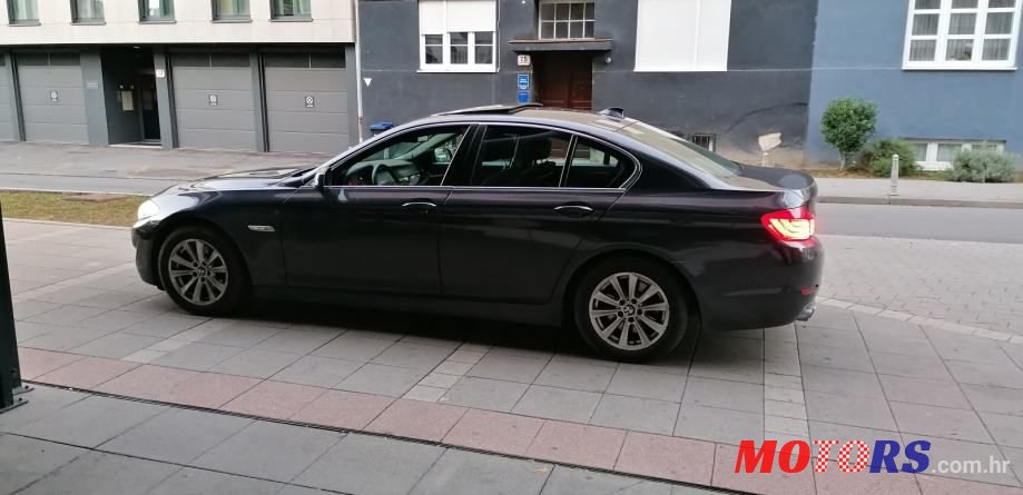2012' BMW Serija 5 520D photo #1