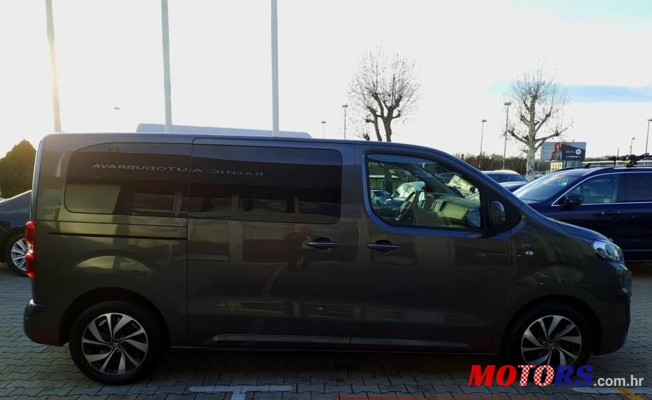 2021' Citroen SpaceTourer 2.0 Blue Hdi photo #3