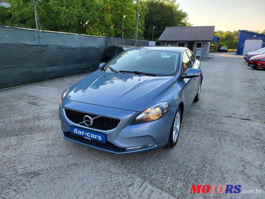 2017' Volvo V40 D2 photo #2