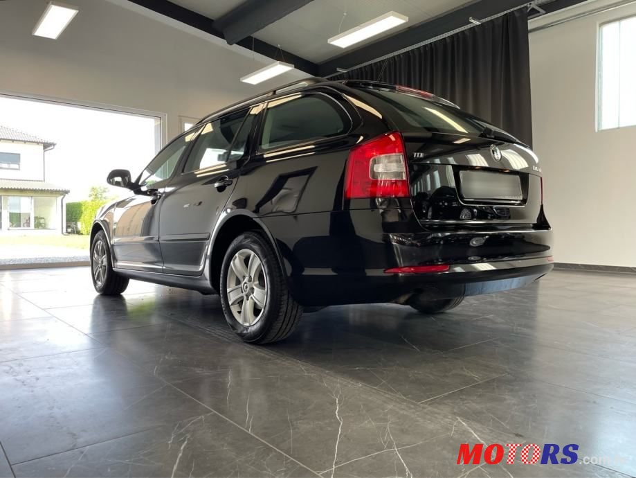 2011' Skoda Octavia Combi photo #4