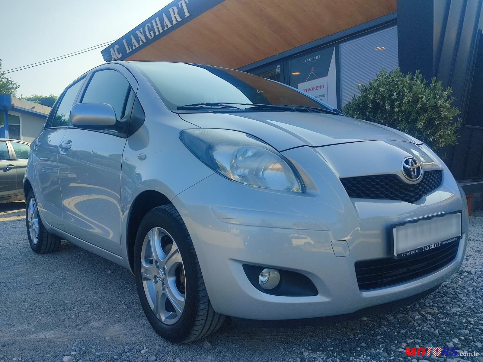 2011' Toyota Yaris 1,3 3 Vvt-I photo #1