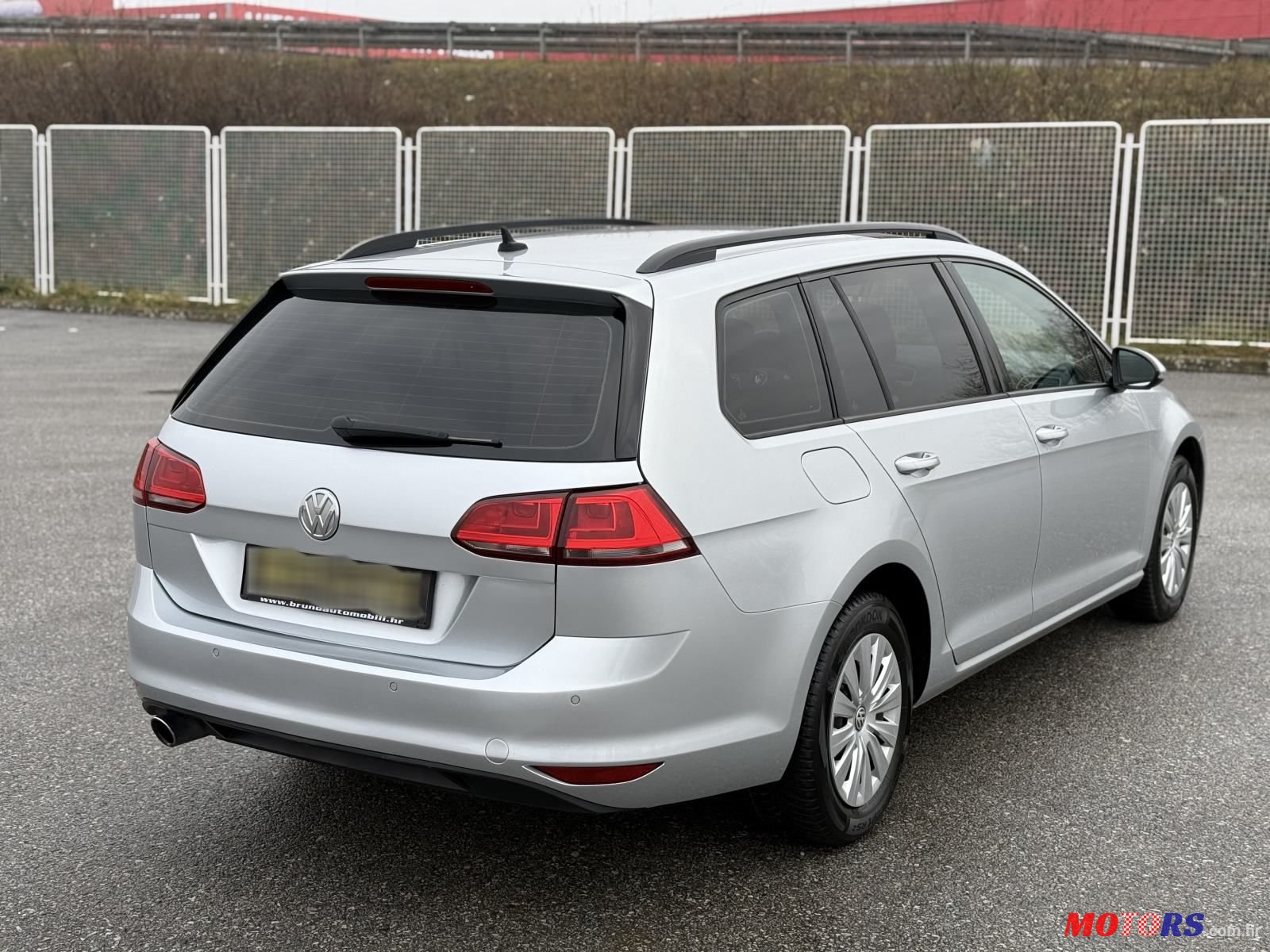 2017' Volkswagen Golf VII Variant photo #6