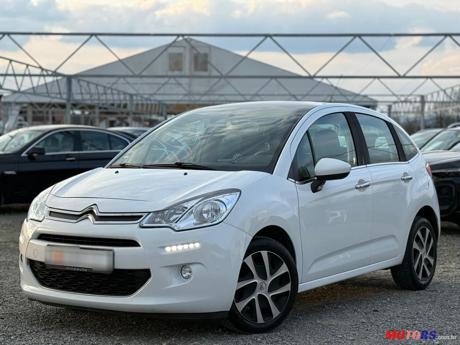 2016' Citroen C3 C3 1.2 Vti photo #2