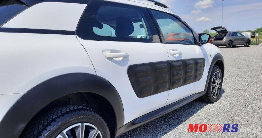 2015' Citroen C4 Cactus 1.6 Hdi photo #1