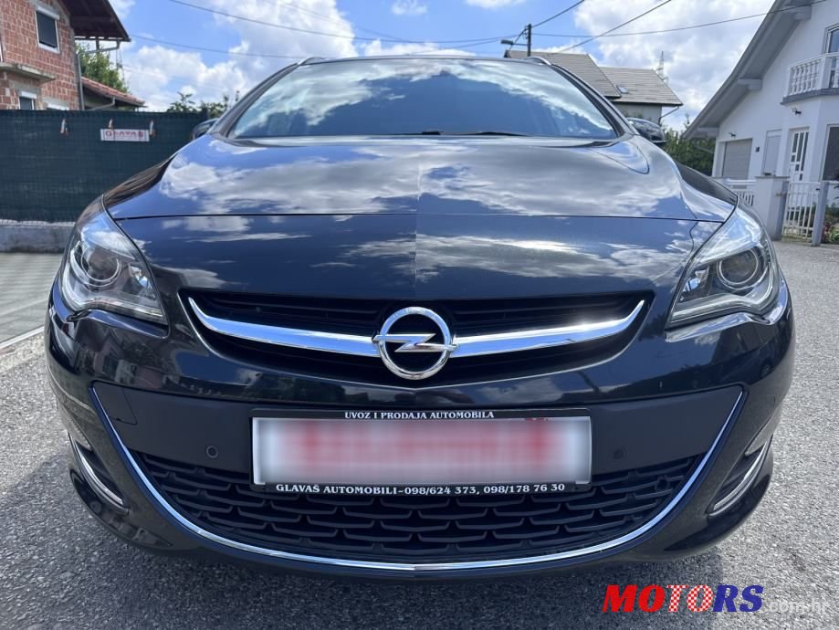 2015' Opel Astra Karavan photo #3