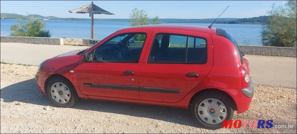 2002' Renault Clio 1,2 photo #1