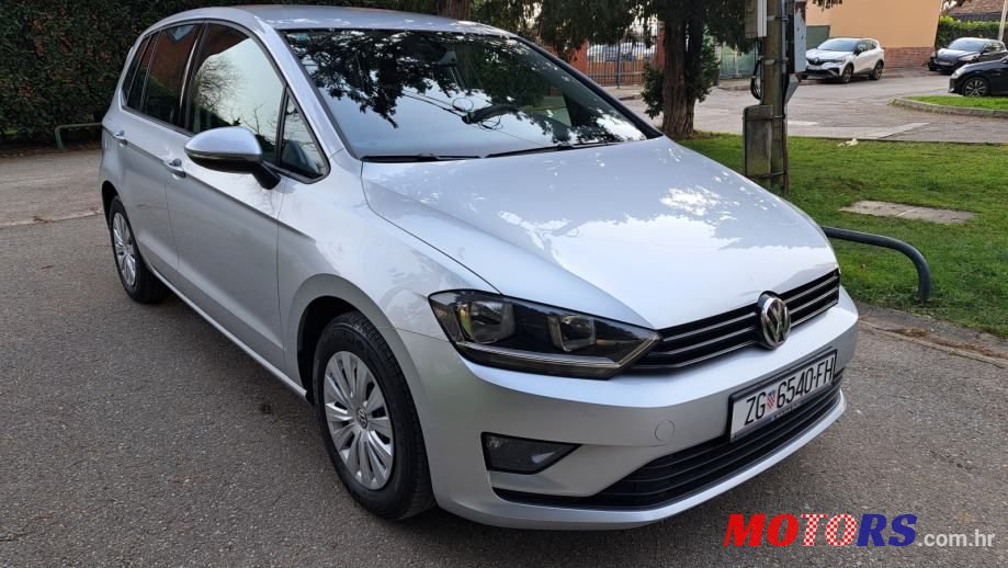 2014' Volkswagen Golf Sportsvan photo #3