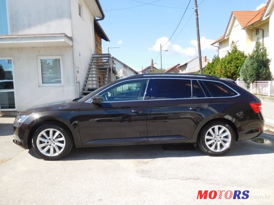 2018' Skoda Superb Combi photo #4