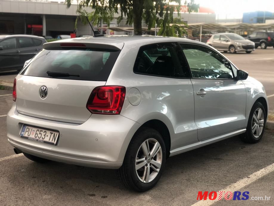 2013' Volkswagen Polo photo #4
