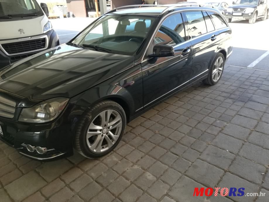 2012' Mercedes-Benz C-Klasa 200 Cdi T photo #2