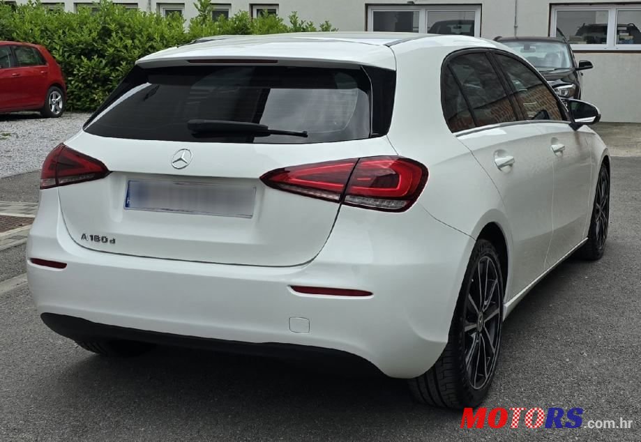 2019' Mercedes-Benz A-Klasa 180 D photo #4