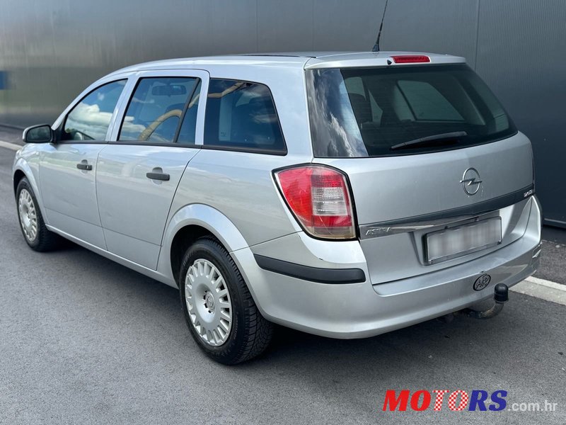 2006' Opel Astra Karavan photo #5