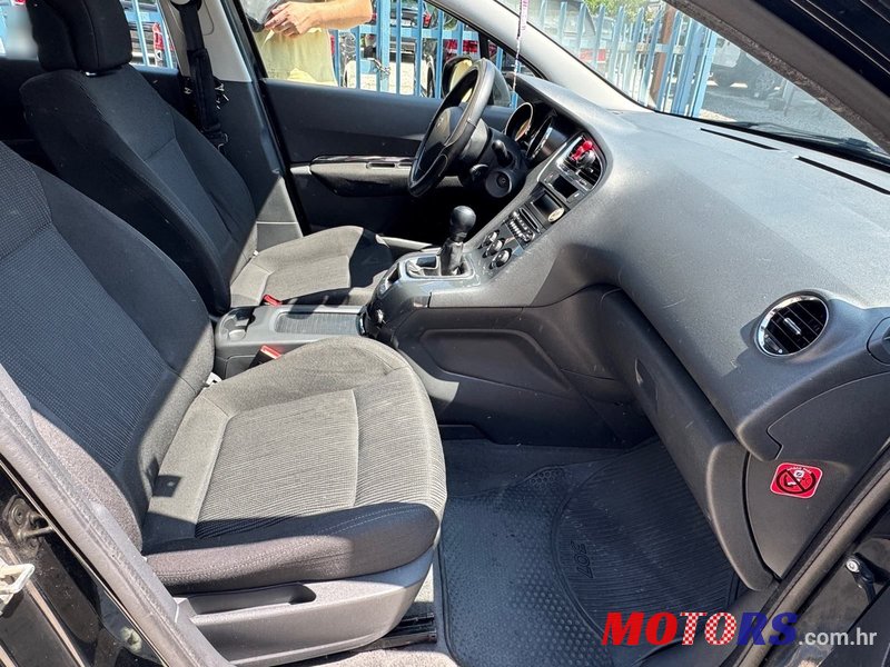 2011' Peugeot 5008 1,6 Vti photo #5