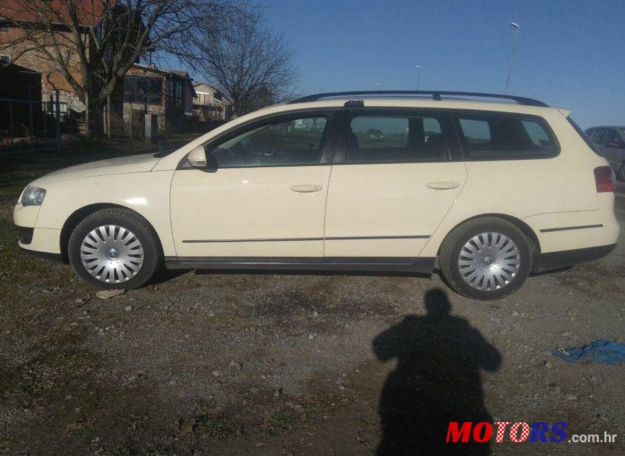 2010' Volkswagen Passat Variant 2,0 Tdi photo #2