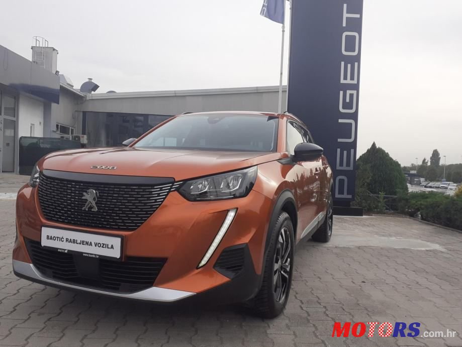 2021' Peugeot 2008 photo #1