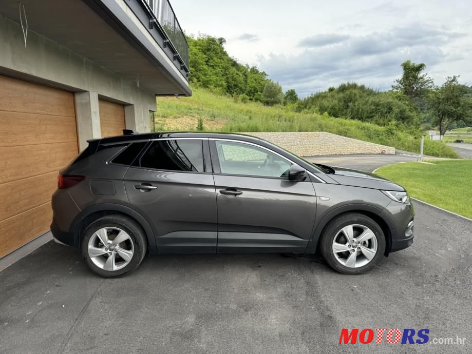 2018' Opel Grandland 1,2 Turbo photo #4