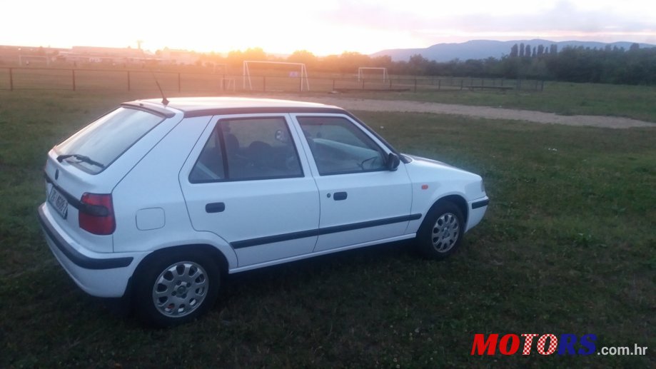 2001' Skoda Felicia photo #2