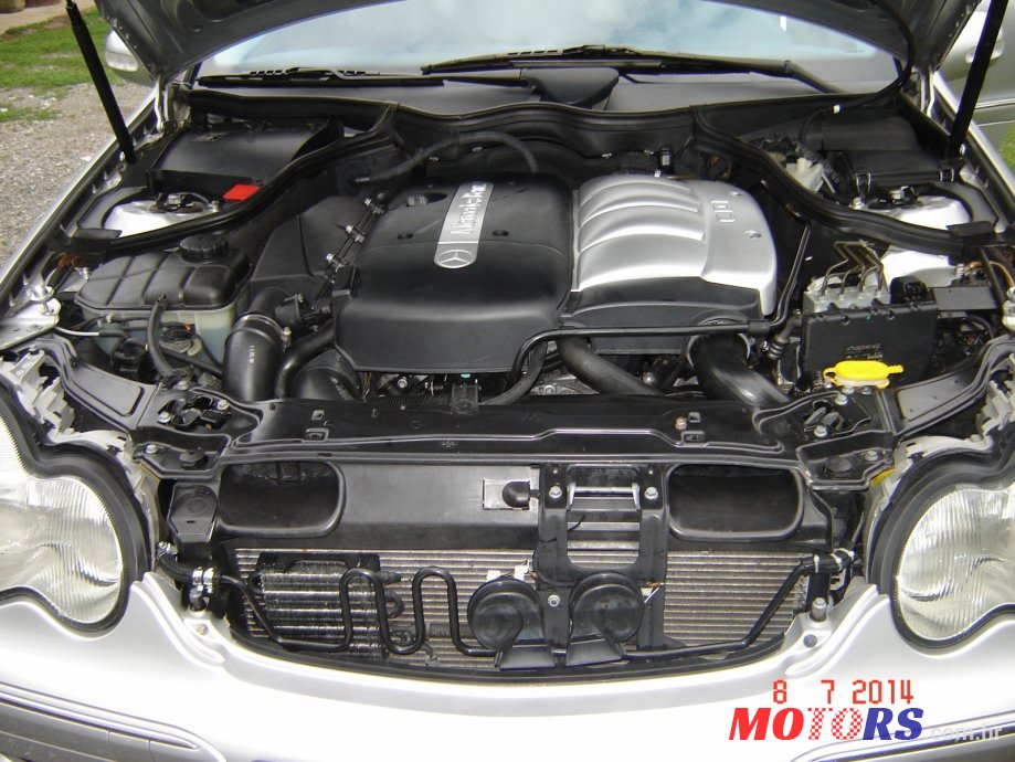 2000' Mercedes-Benz 220 photo #2