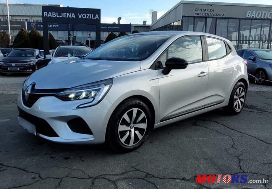 2023' Renault Clio Equilibre photo #1