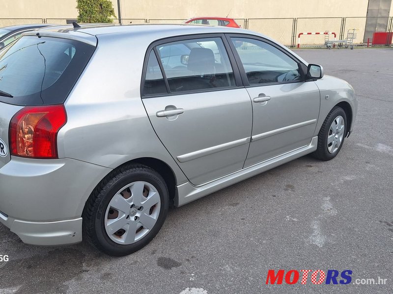 2005' Toyota Corolla 1.4 Vvt I Hb photo #2
