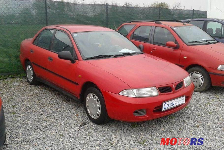 1998' Mitsubishi Carisma 1.9 Td photo #2