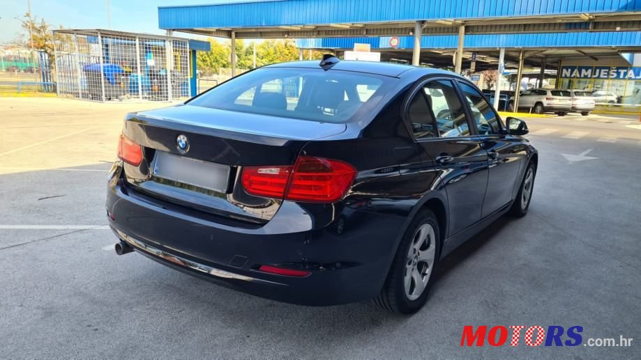 2013' BMW Serija 3 316D photo #4