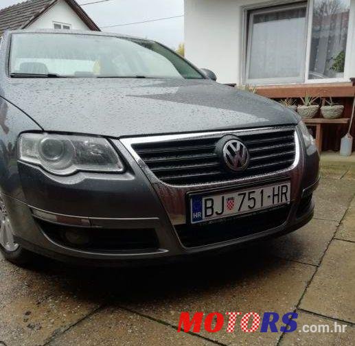 2005' Volkswagen Passat photo #4