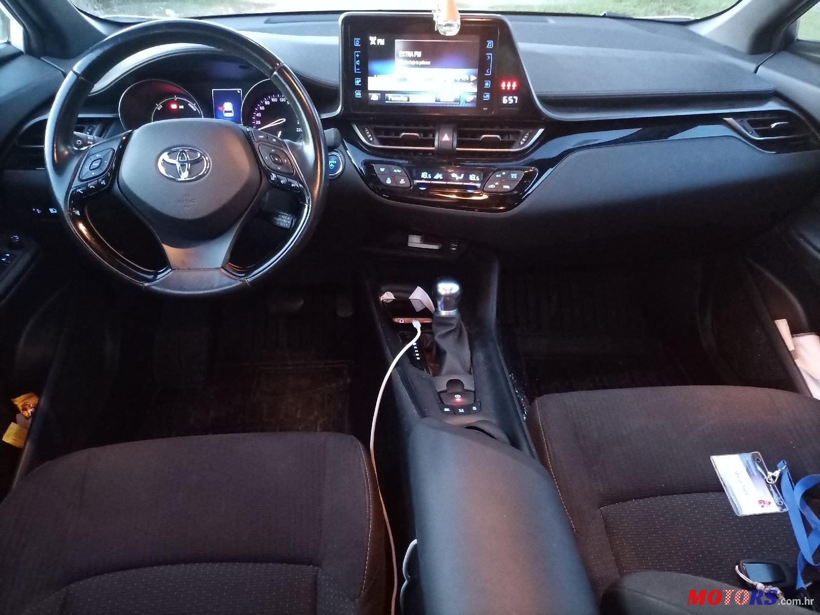 2019' Toyota C-HR 1,8 photo #6