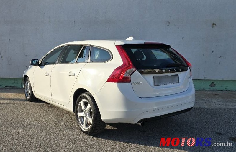 2017' Volvo V60 2.0 D2 photo #6