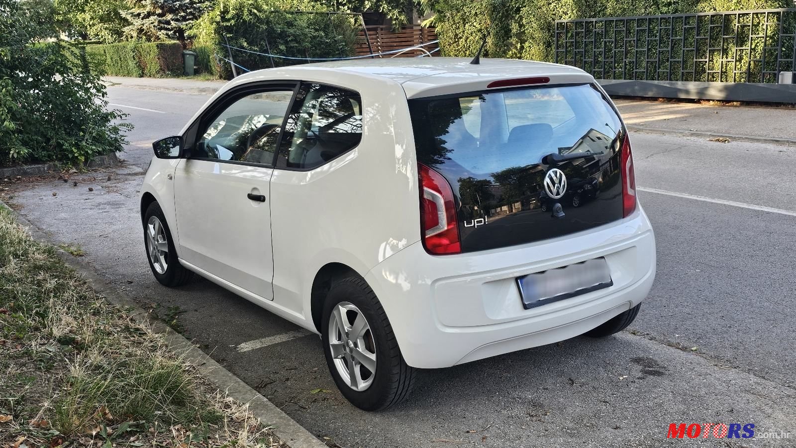 2013' Volkswagen Up! 1,0 Up! photo #3