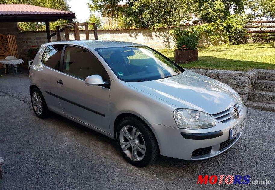 2005' Volkswagen Golf V 1,9 Tdi photo #2