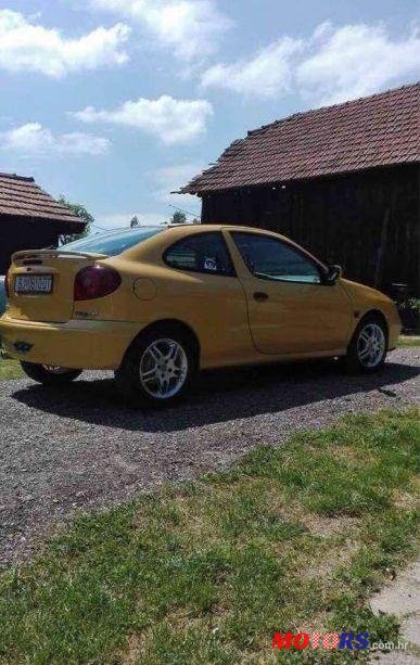 2001' Renault Megane Coupe photo #1