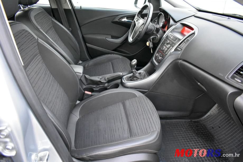 2016' Opel Astra Karavan photo #5