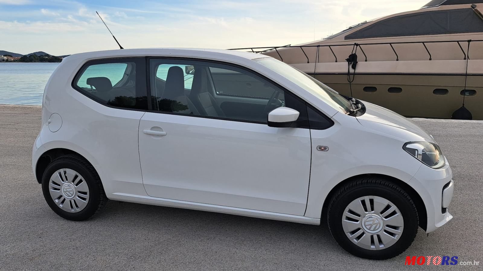 2012' Volkswagen Up! 1,0 Up! photo #2