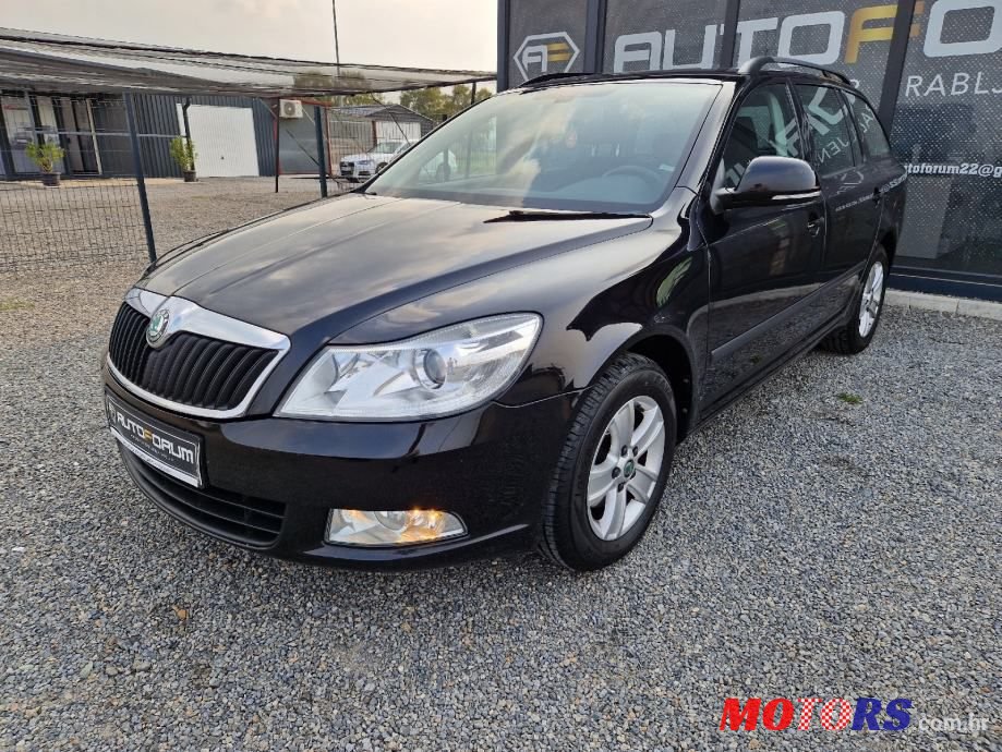 2011' Skoda Octavia Combi photo #3