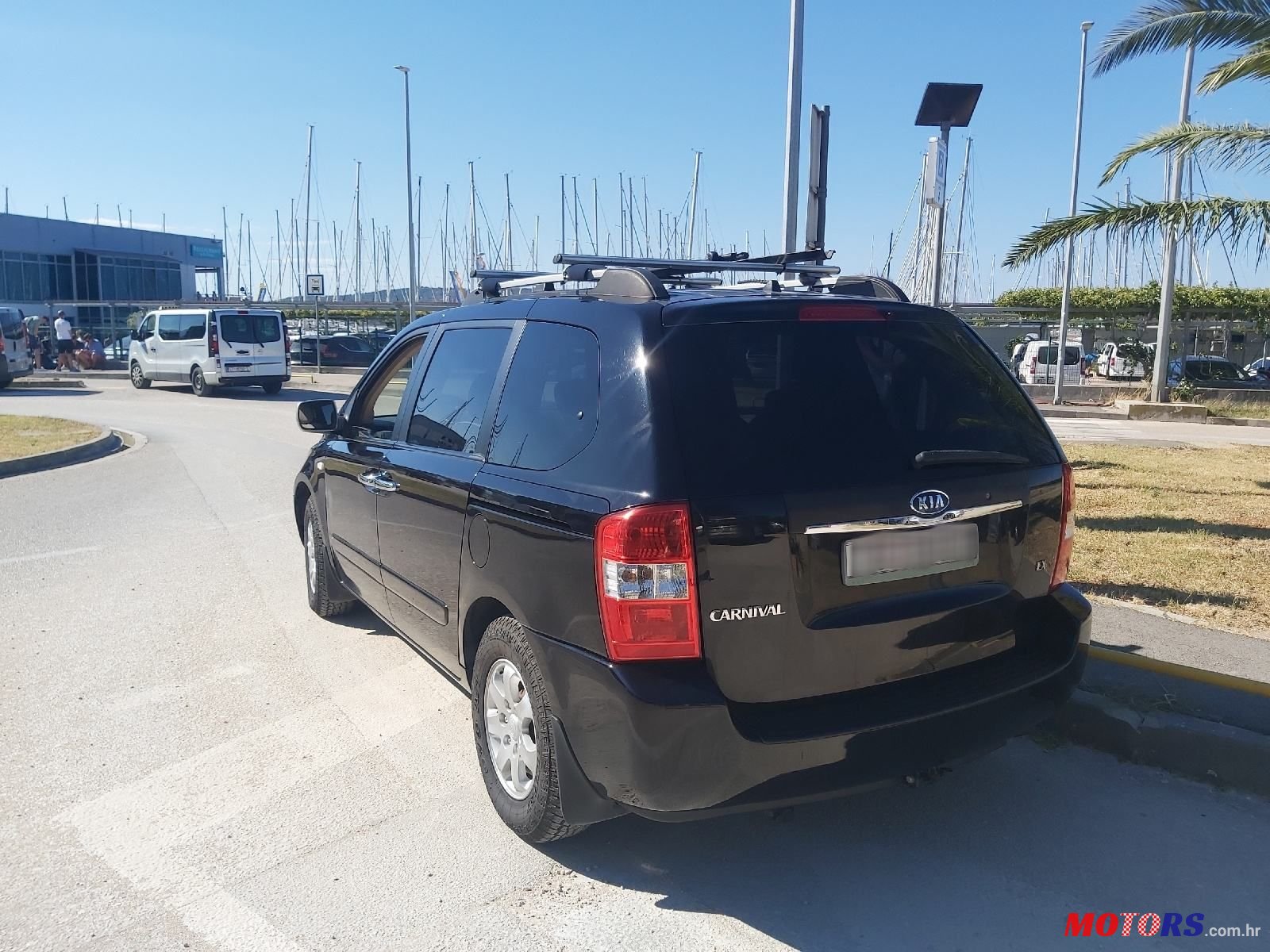 2006' Kia Carnival photo #2