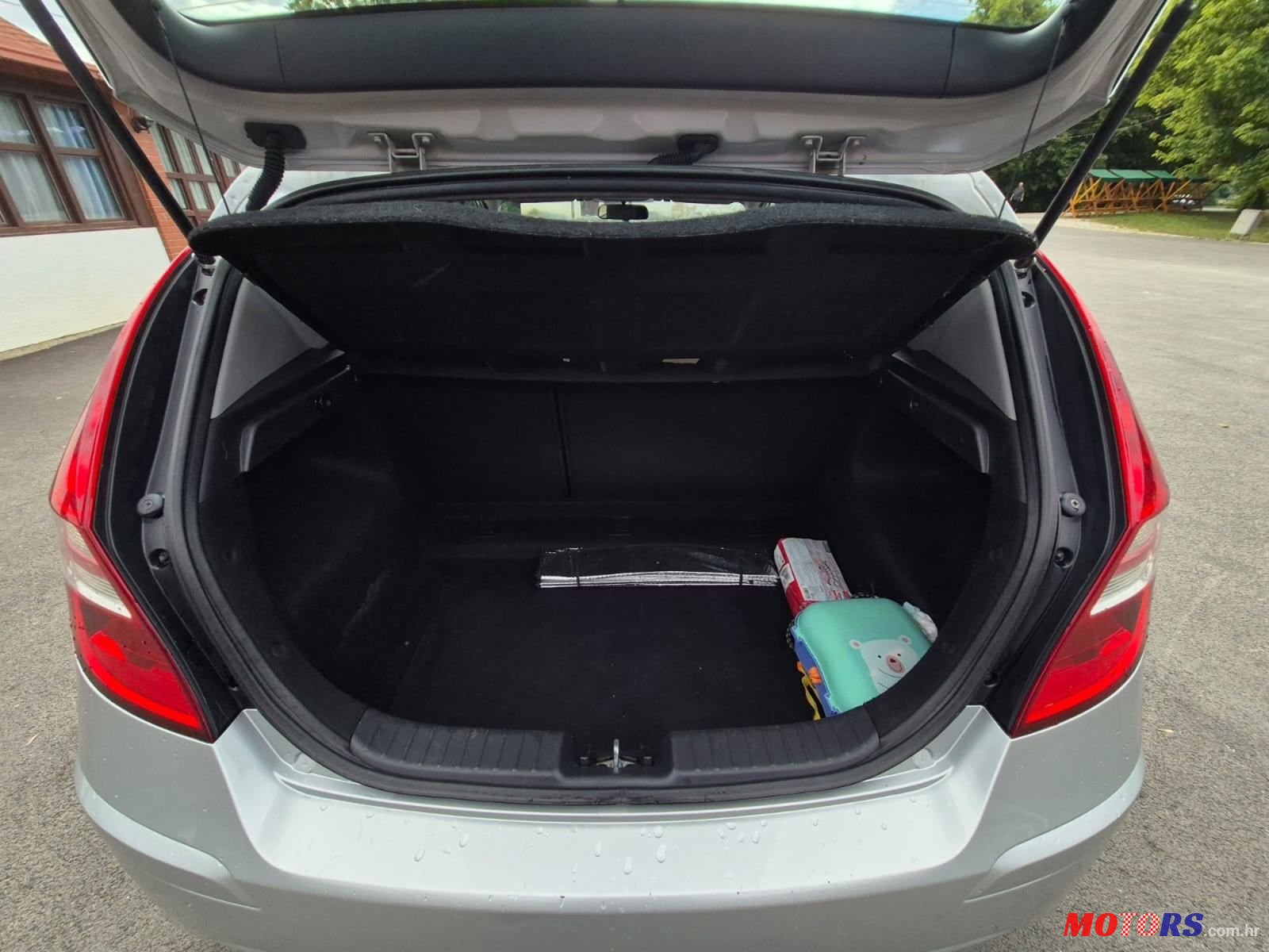 2011' Hyundai i30 1,6 Crdi photo #4