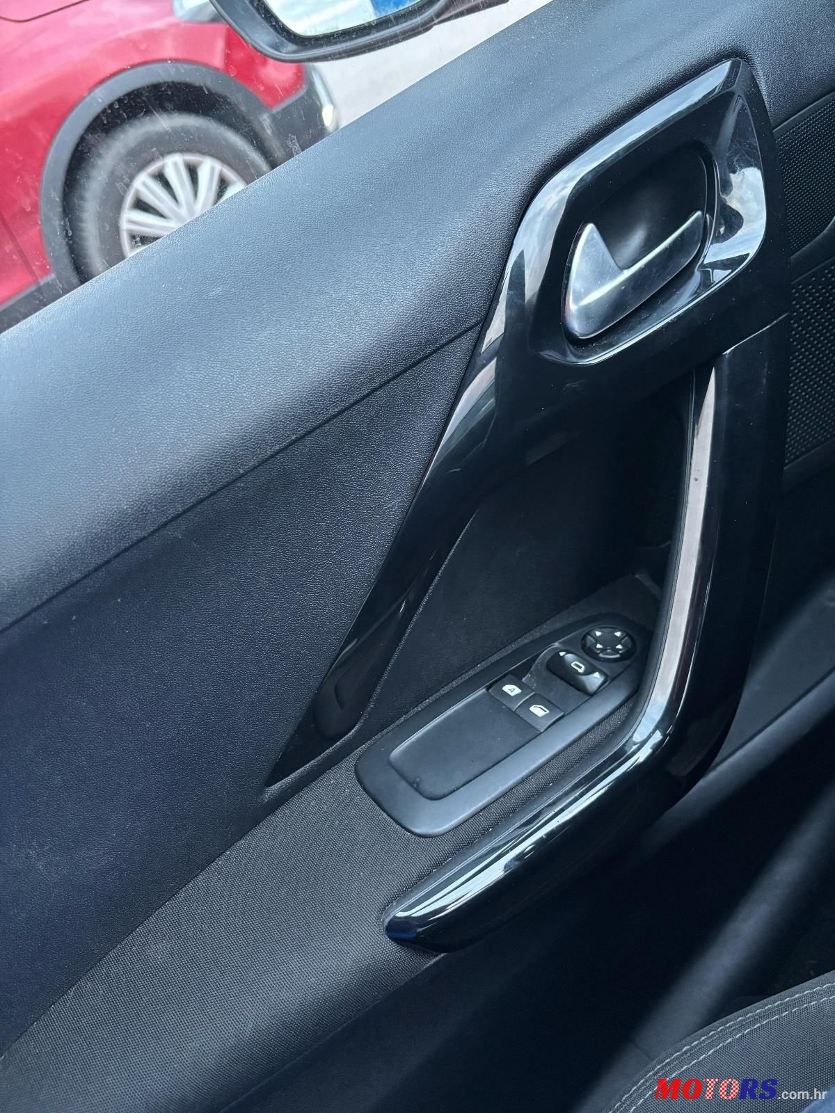 2017' Peugeot 208 photo #6