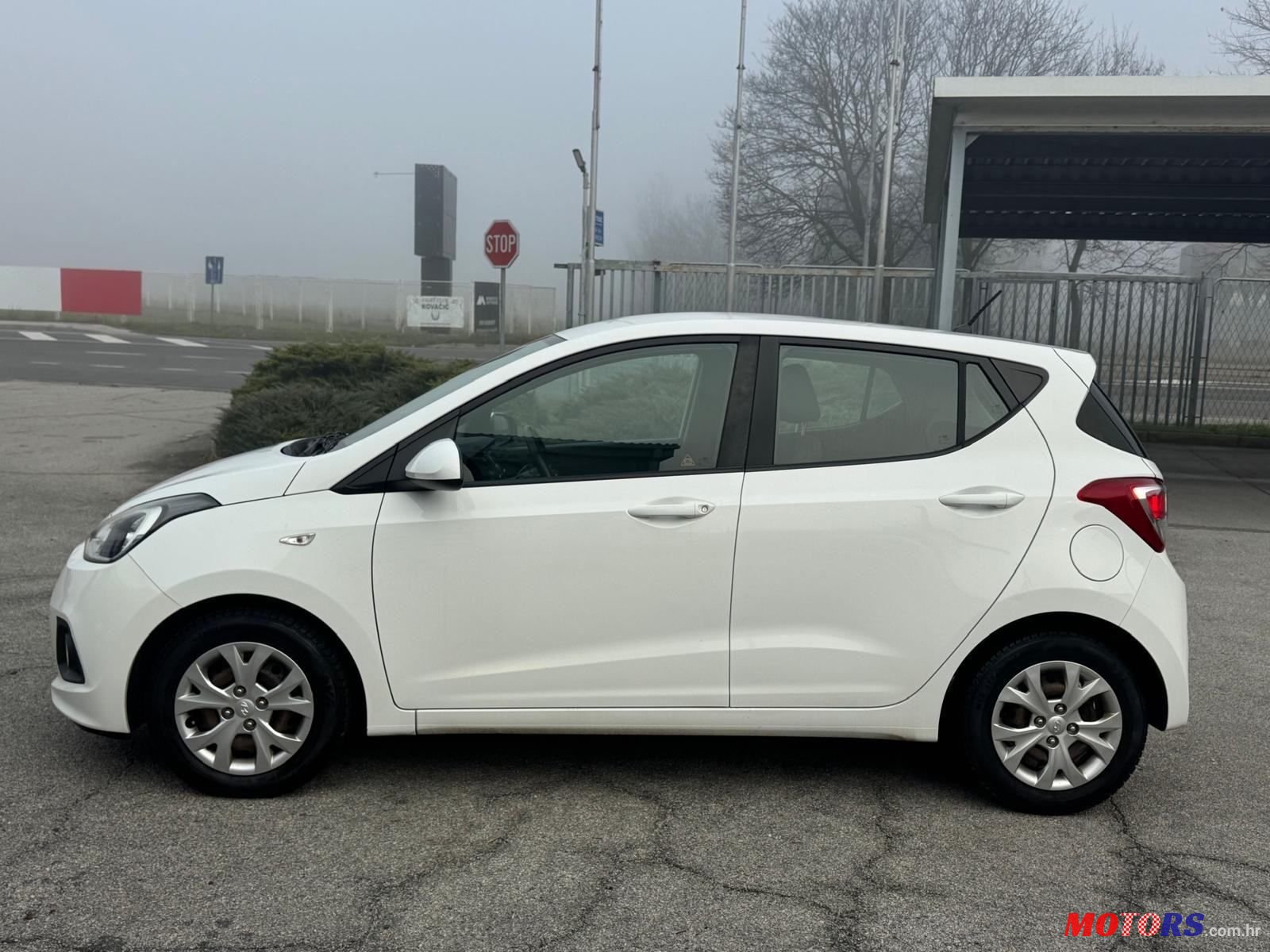 2015' Hyundai i10 1,0 Go photo #3