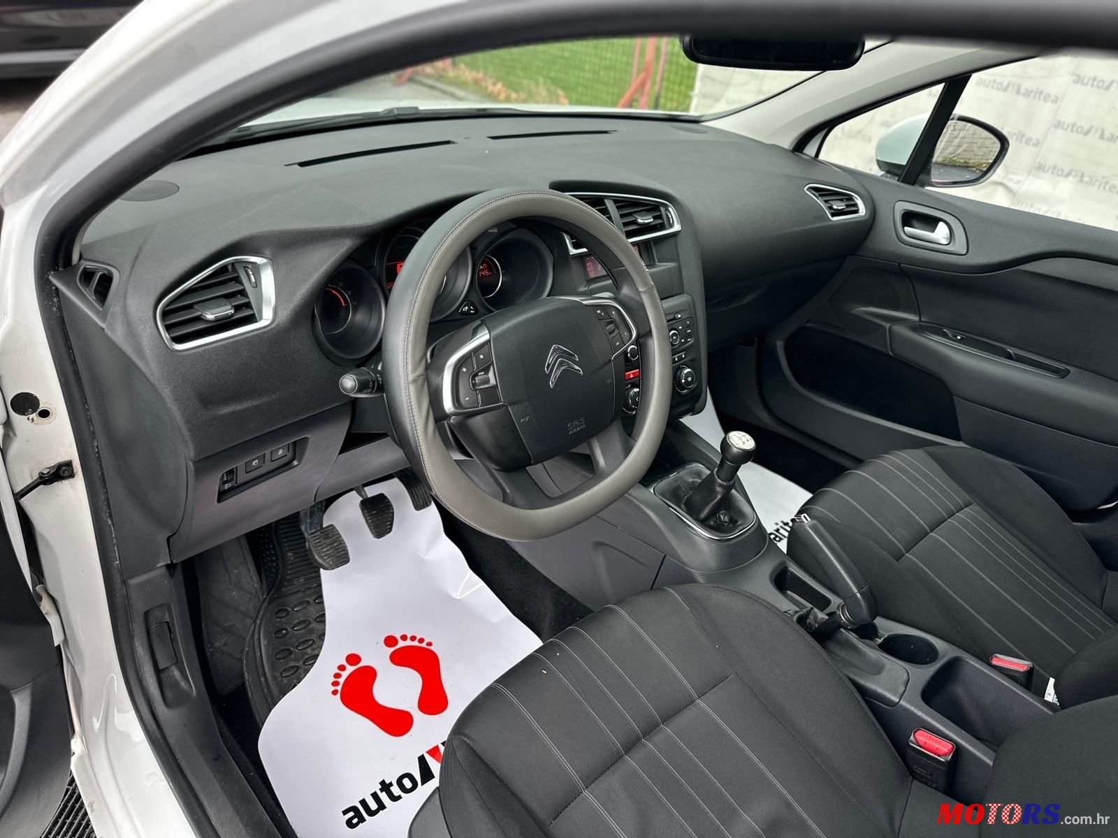 2015' Citroen C4 1,6 Hdi photo #4