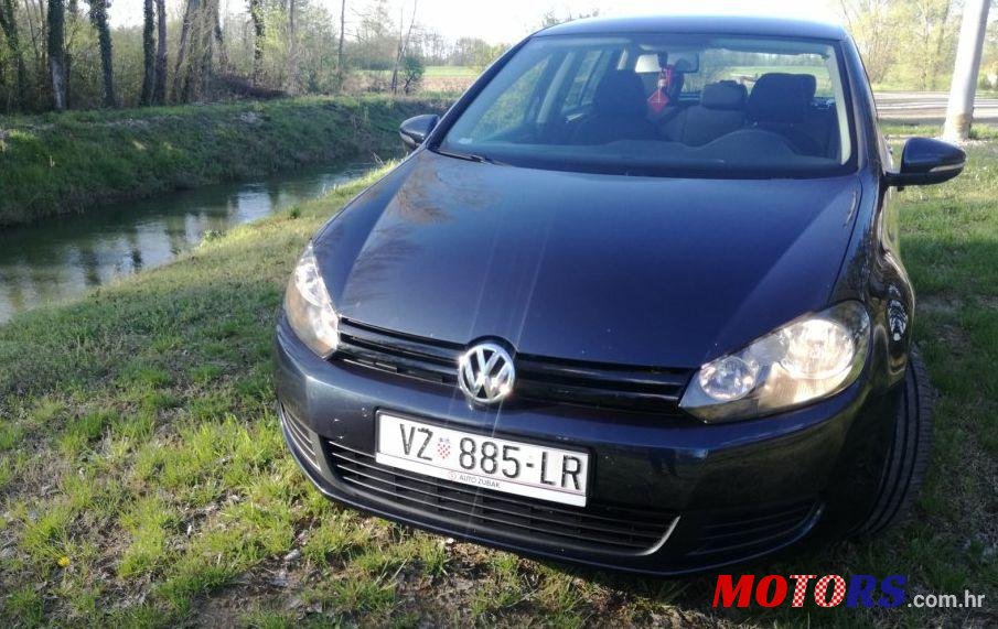 2010' Volkswagen Golf VI 1,6 Tdi photo #1