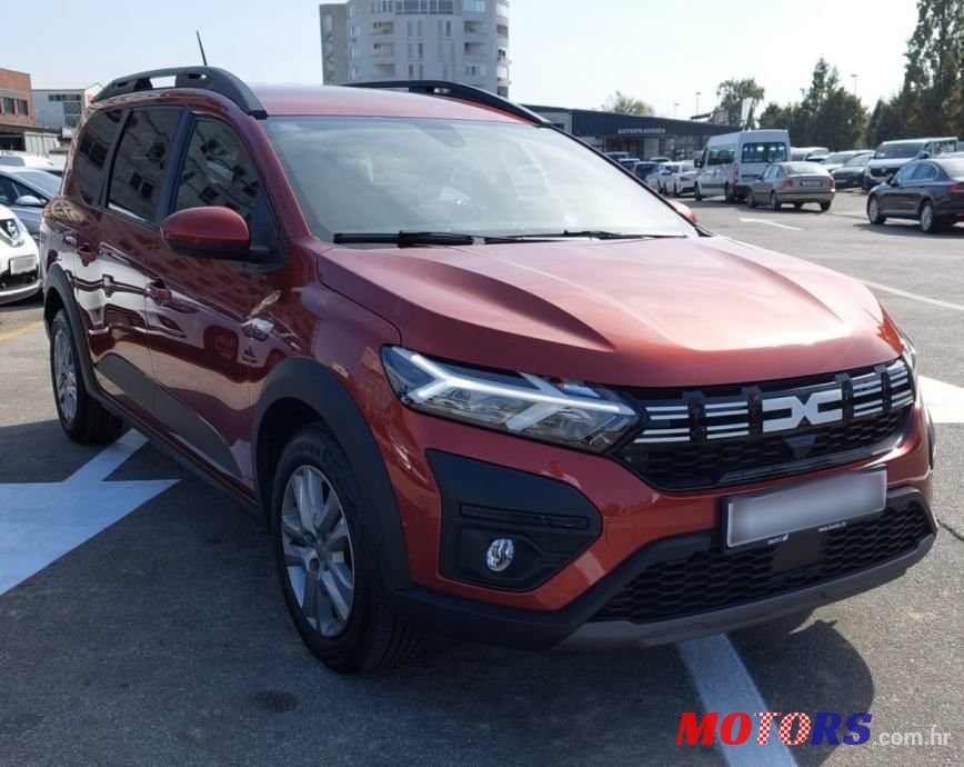 2023' Dacia Jogger photo #4