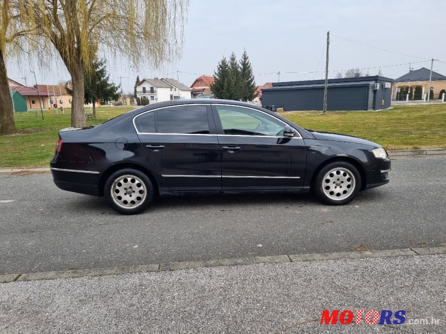 2008' Volkswagen Passat 2,0 Tdi photo #3