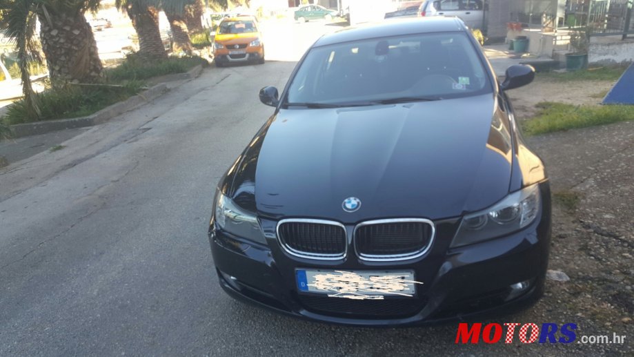 2011' BMW 3 Series photo #1