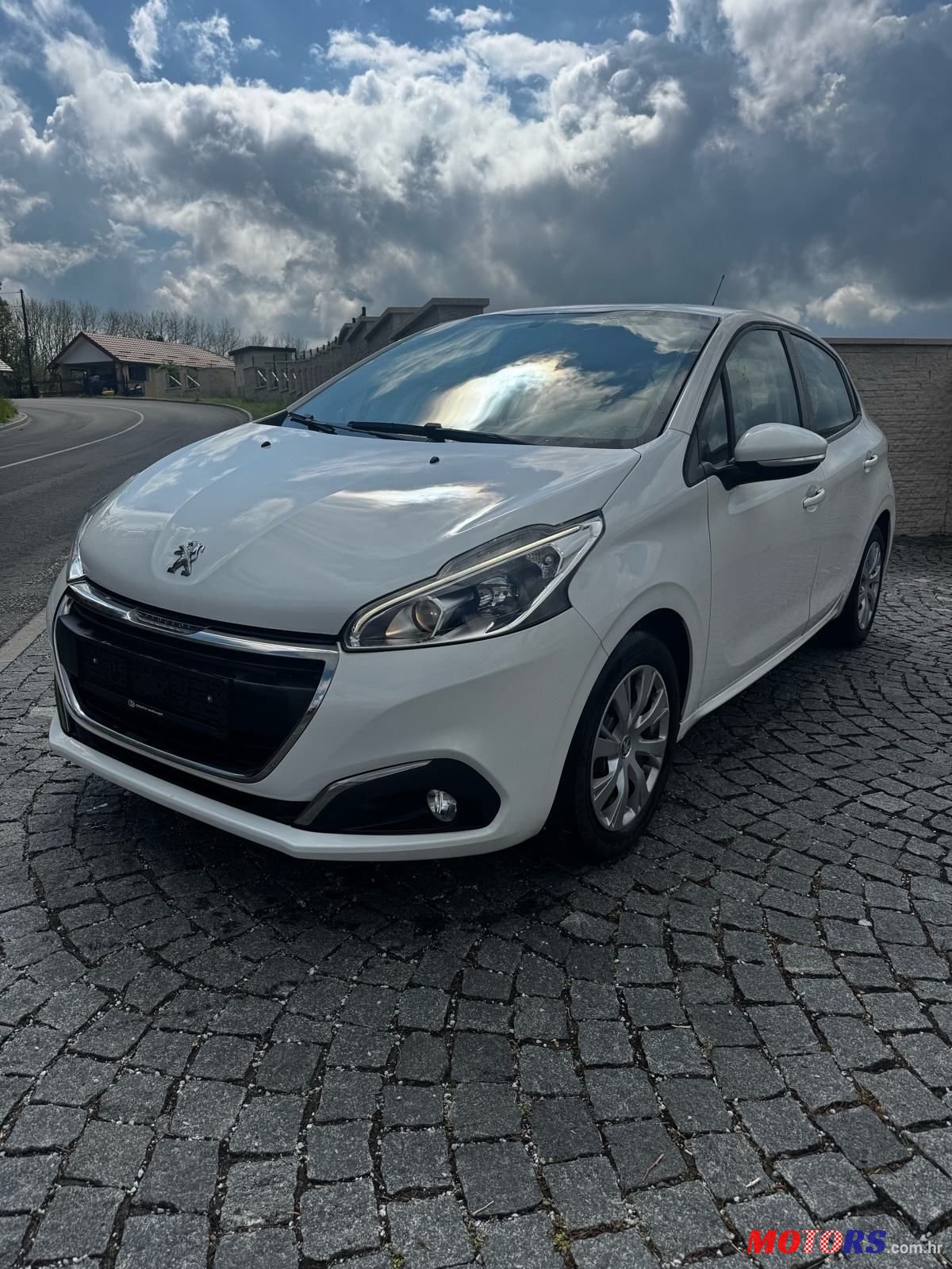 2019' Peugeot 208 1,2 photo #1