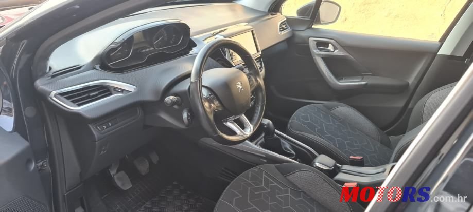 2017' Peugeot 2008 1,6 Bluehdi photo #3