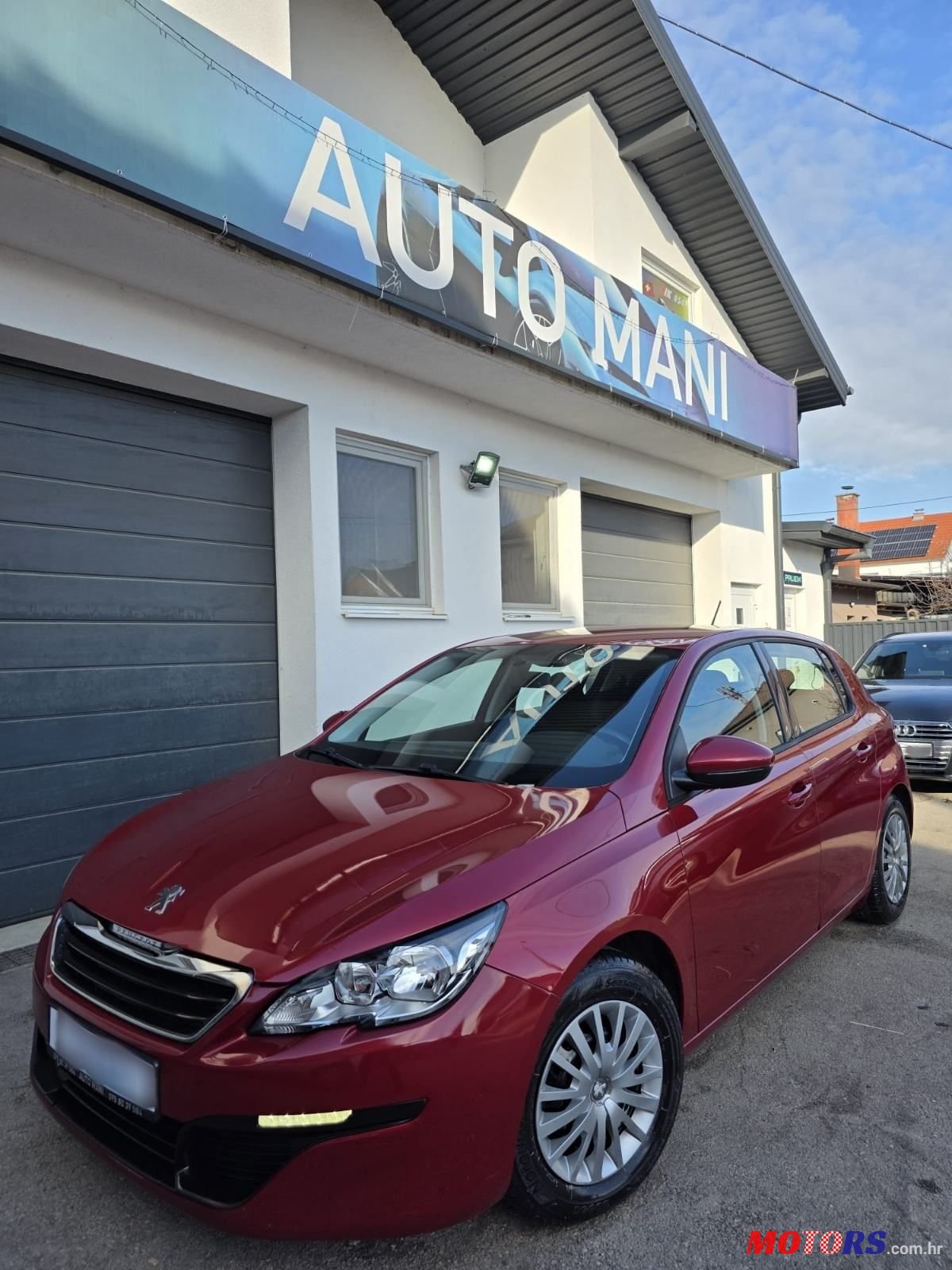 2014' Peugeot 308 1.2 photo #1