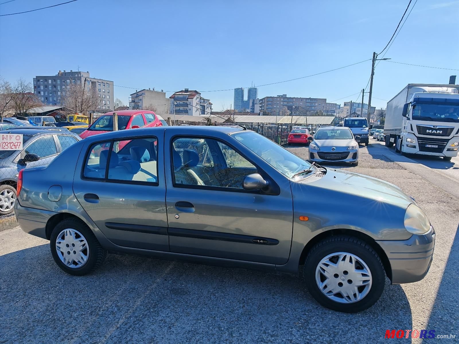 2001' Renault Thalia 1,4 photo #4